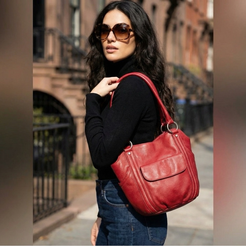 Red leather medium-sized Piazza Sempione Shoulderbag - Picture 9 of 9